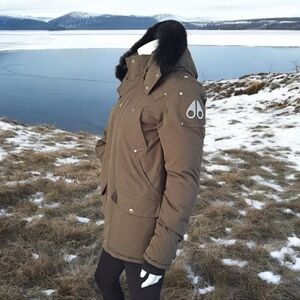 Moose Knuckles Canada down filled  winter coat waterfowl feathers fur blue fox